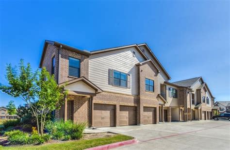 IMT Cinco Ranch offers modern apartment living with luxury one, two and three-bedroom apartments for rent in the Cinco Ranch area of Katy, Texas. . Imt cinco ranch